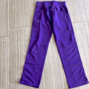 Figs Kade Cargo Scrub Pants - Deep Purple